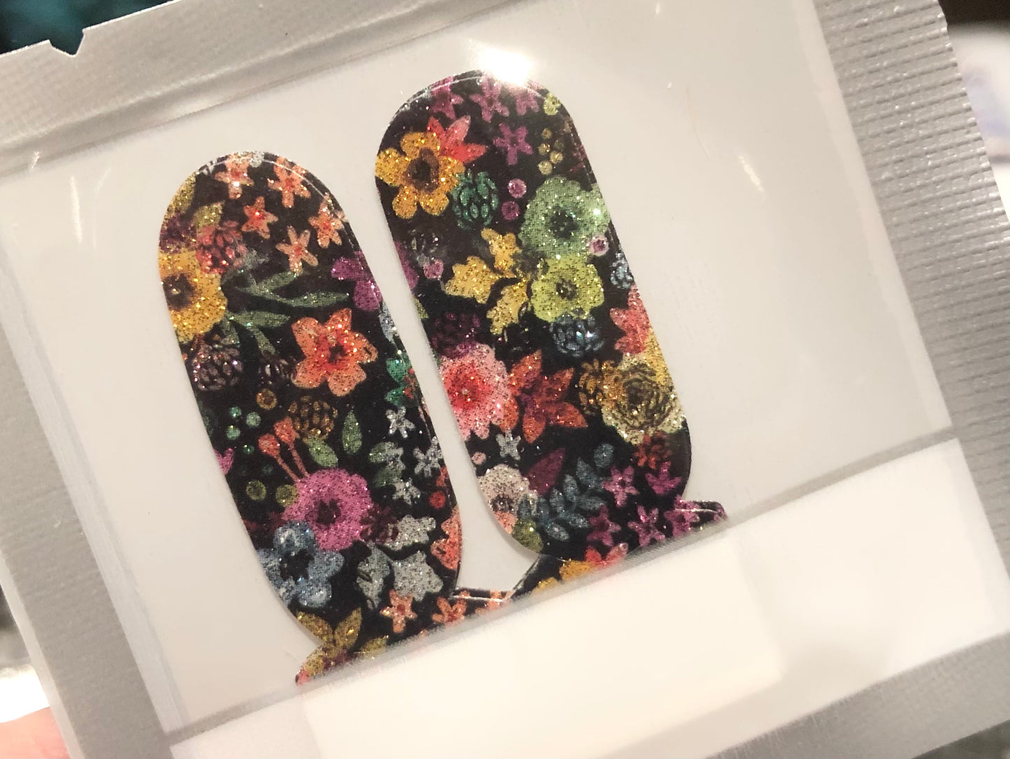 Fantasy Floral Foursies Accent