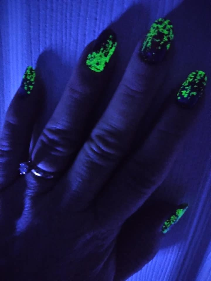 Glowing Splatter (Glow In The Dark) - Limited Edition - Designs By Ramonica