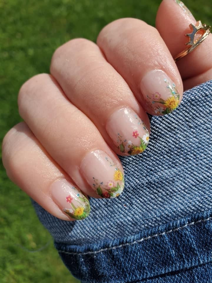 Wildflower Fields French Tips