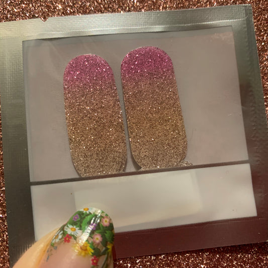 Peachy Pink Ombré Foursies Accent