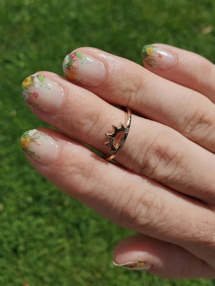 Wildflower Fields French Tips